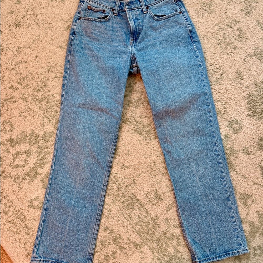 Abercrombie Curve Love 90’s Straight – Light wash🩵